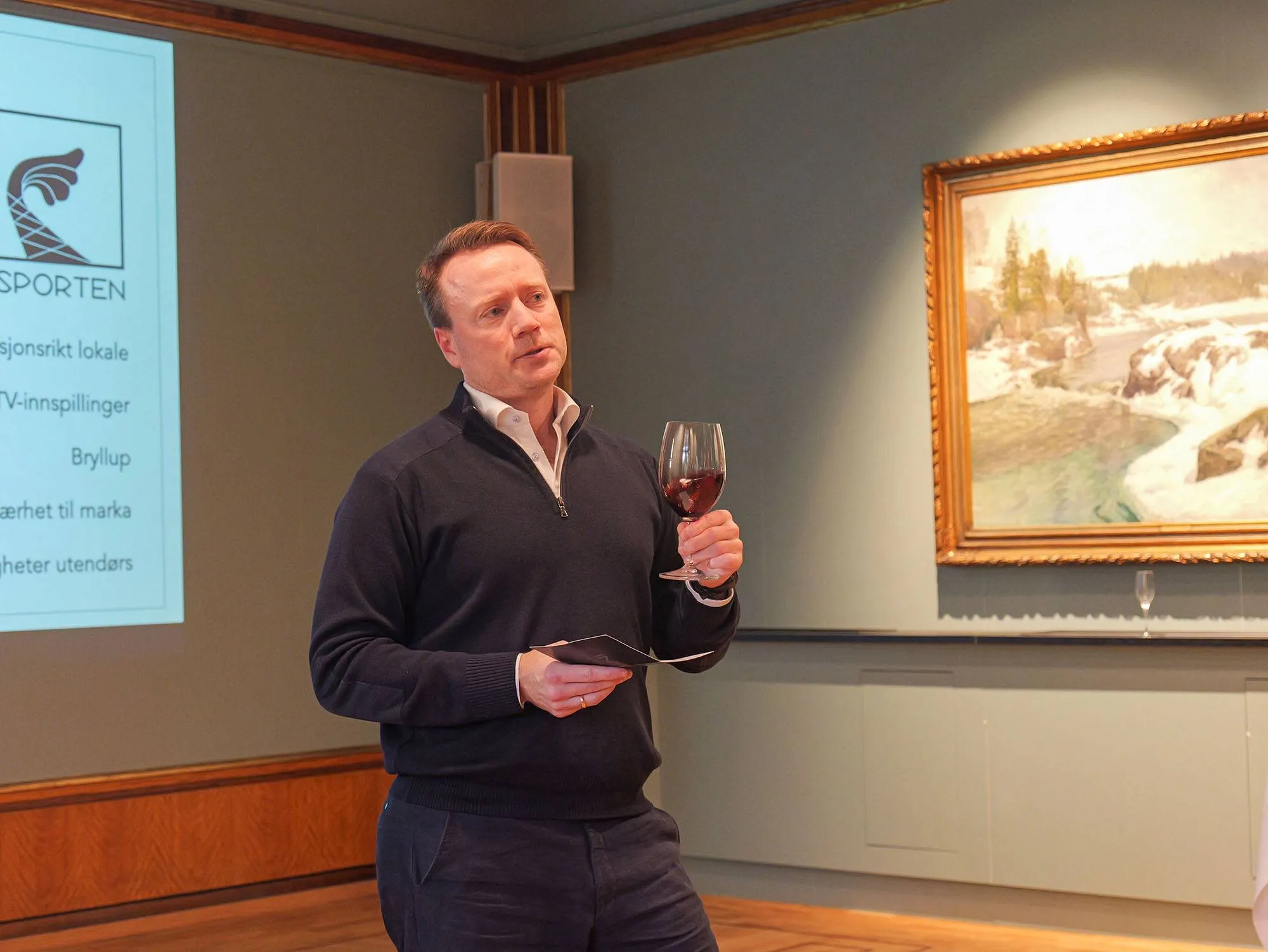 Hvordan skrive en tale som treffer midt i hjertet