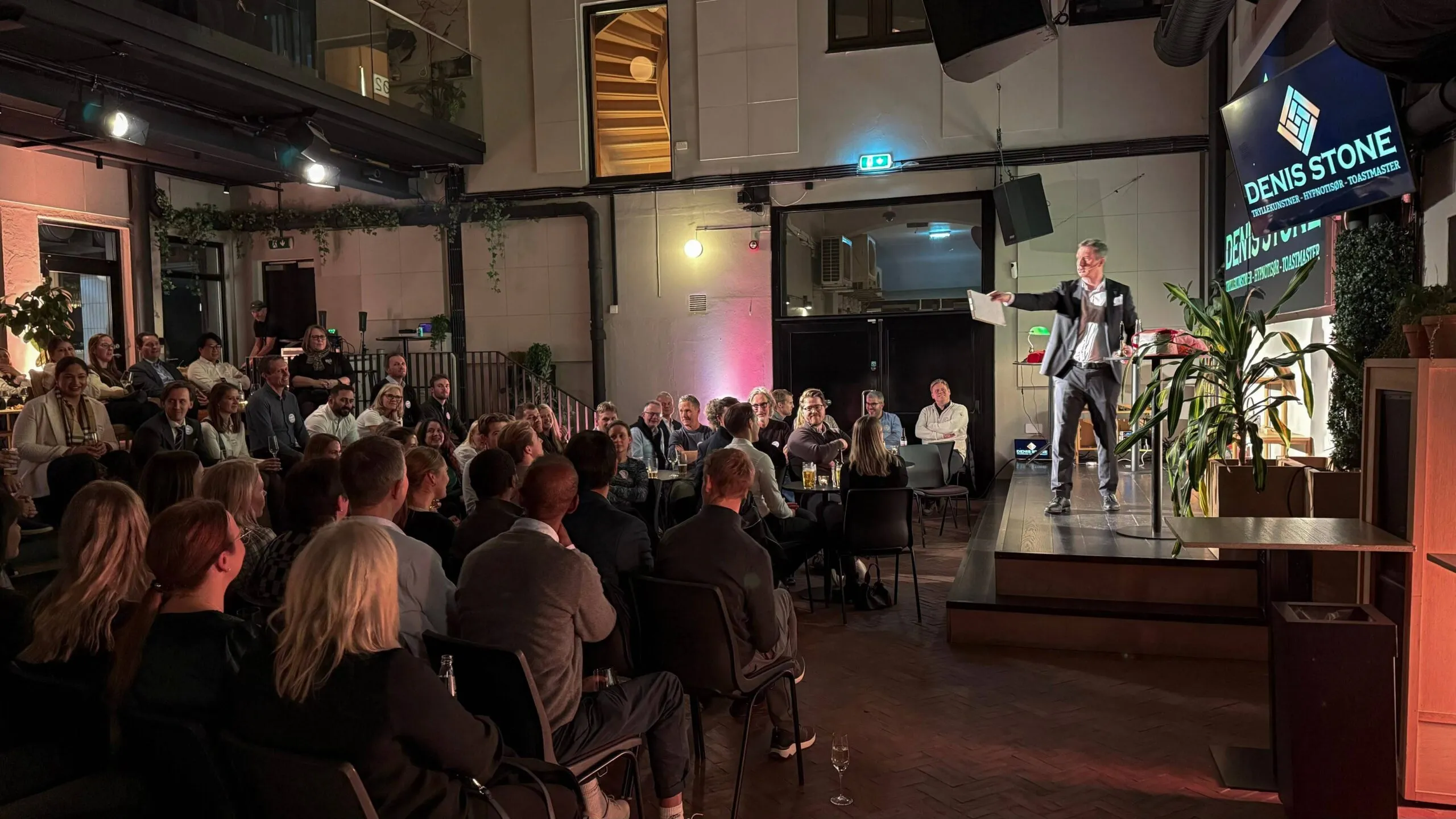 Den perfekte kickoff-foredragsholderen: Denis Stone inspirerer og engasjerer